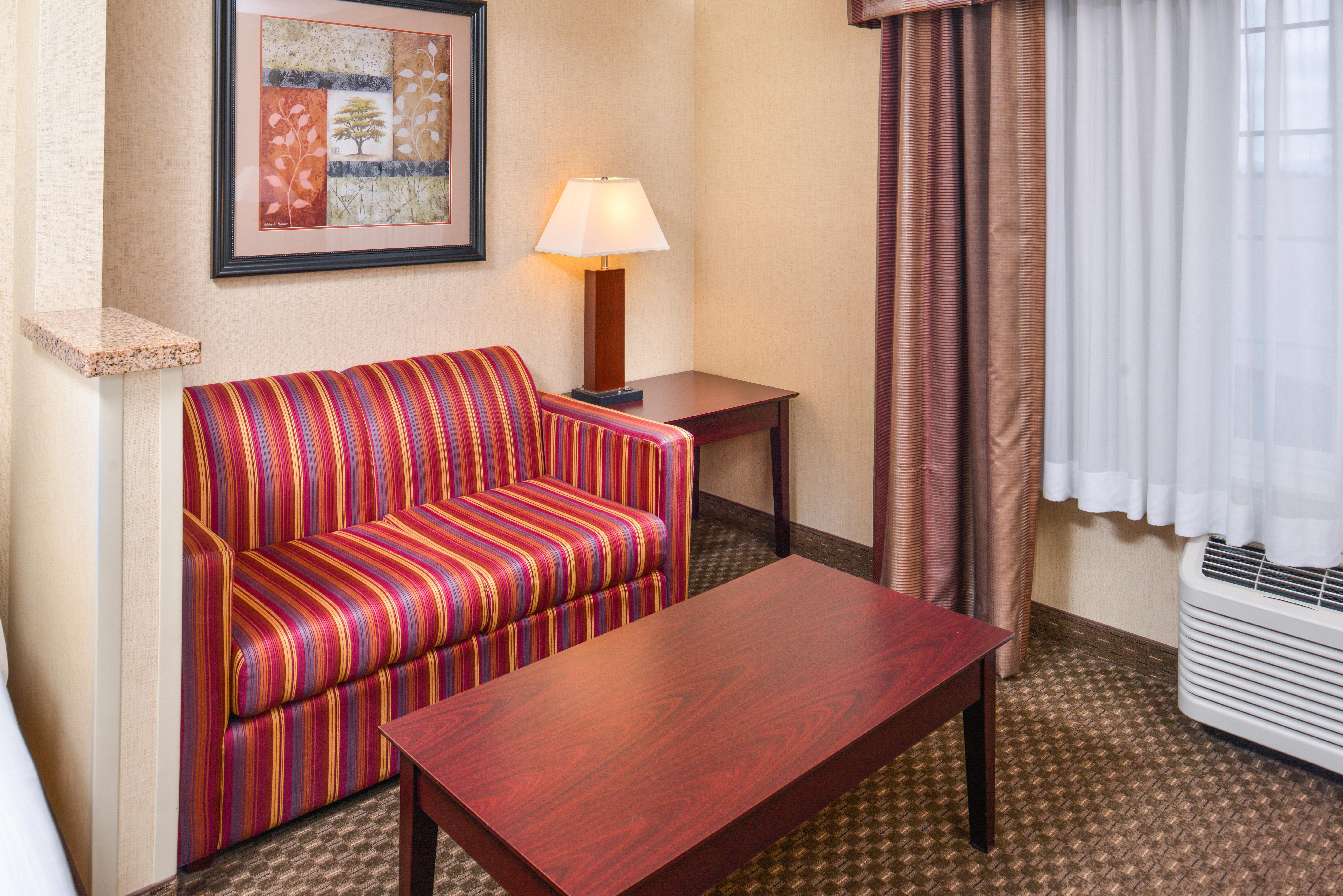Holiday Inn Express Hotel & Suites Portland - Jantzen Beach, An Ihg Hotel Exterior photo